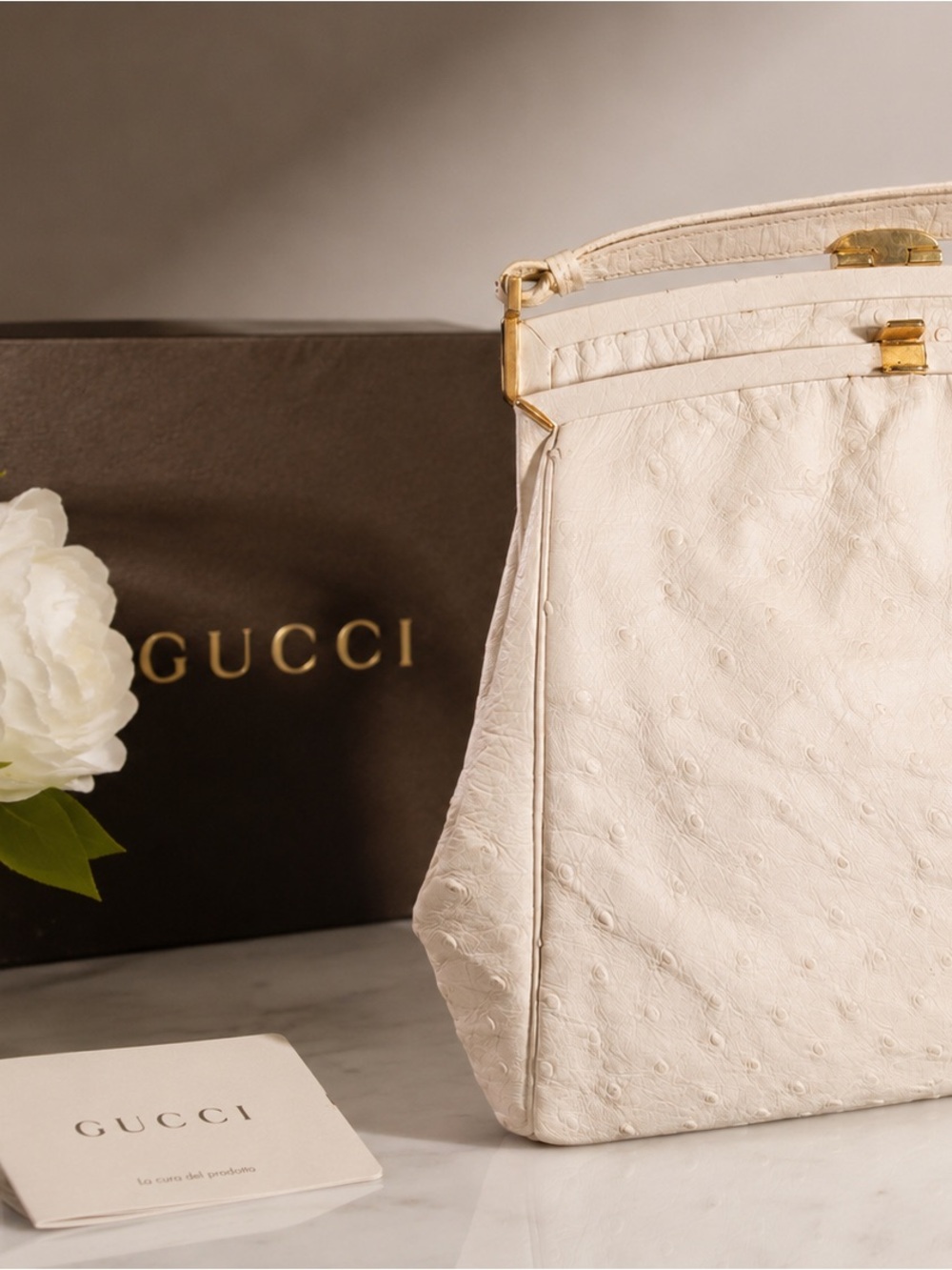 Extremely Rare Ivory White Ostrich Leather Gucci Bag from 1963 - Picture 13 of 13
